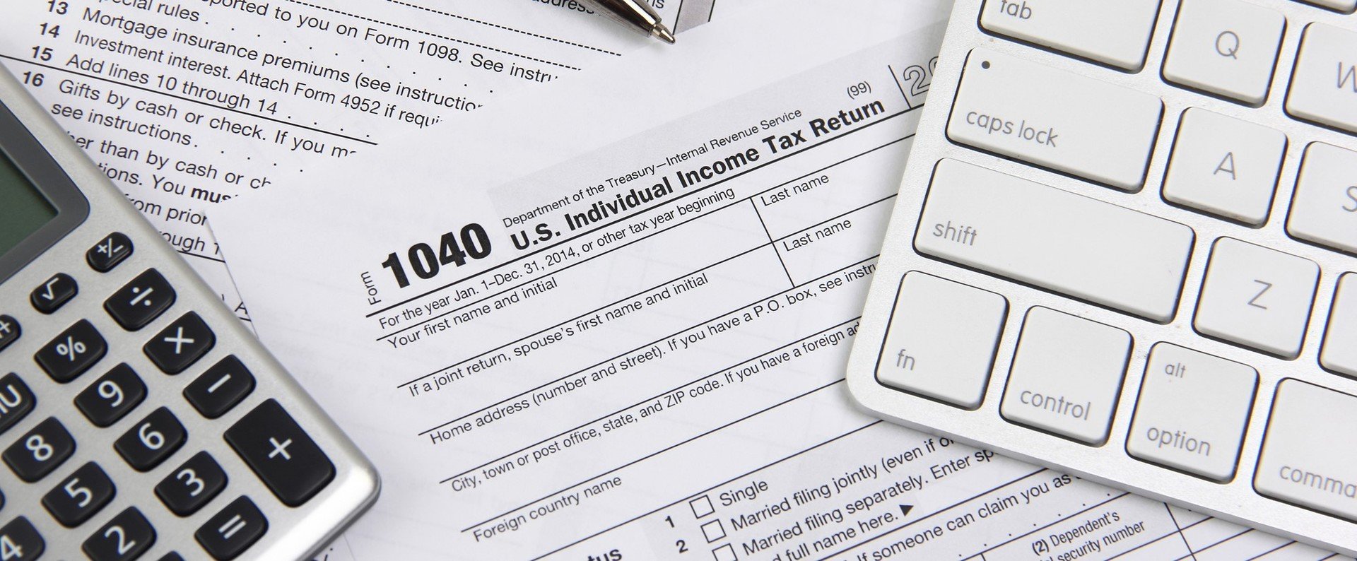 Filing online taxes before deadline Filing taxes online using a computer